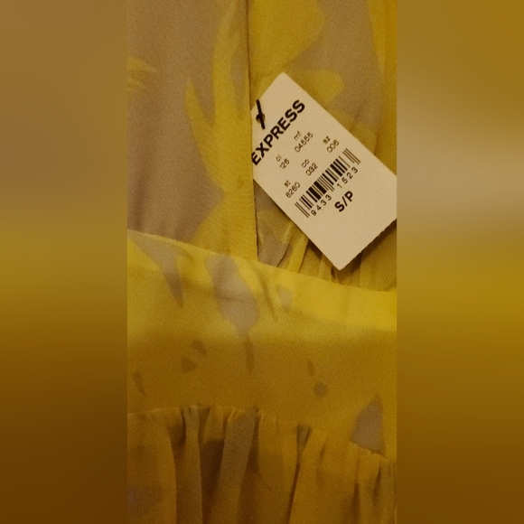 NWT EXPRESS Yellow and gray floral maxi long dress SP - Picture 5 of 5